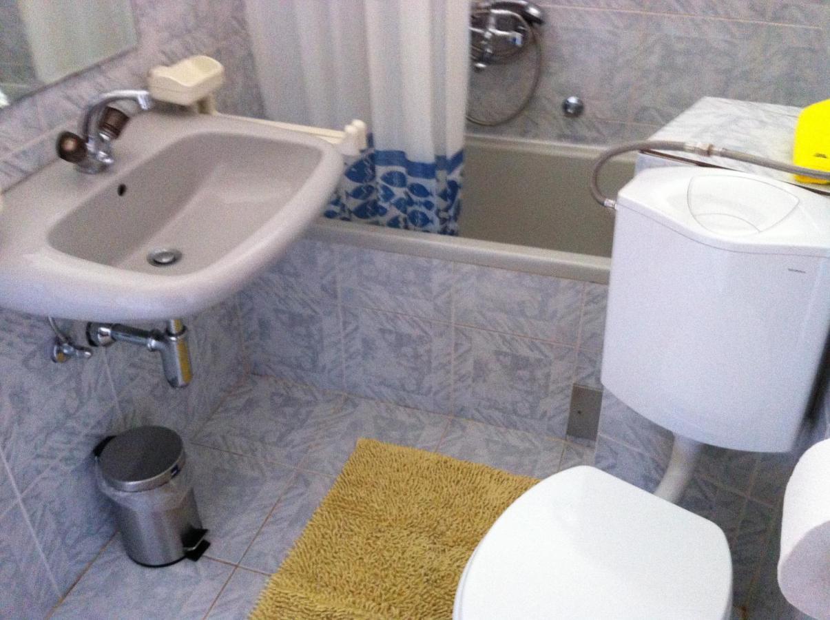 Casa Blanka Apartment โนวีวีโนดอลสกี ภายนอก รูปภาพ